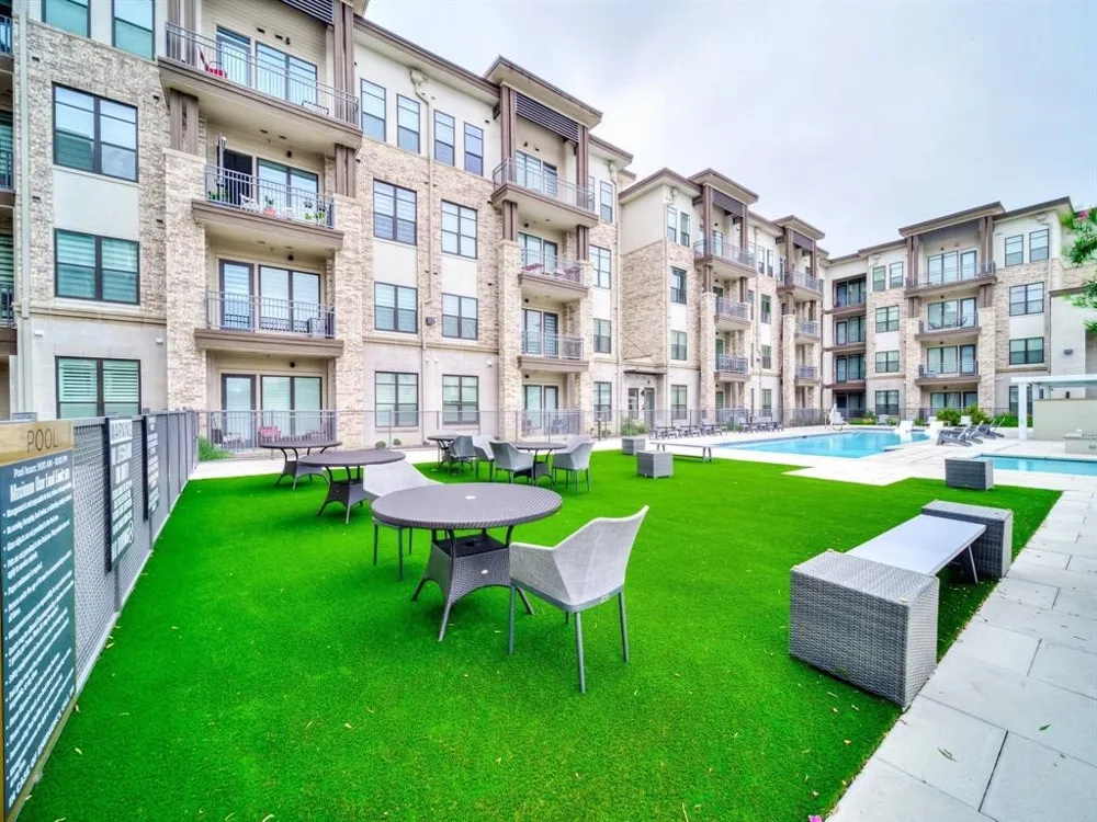 2700 Old Denton Road #1043 Carrollton, TX 75007