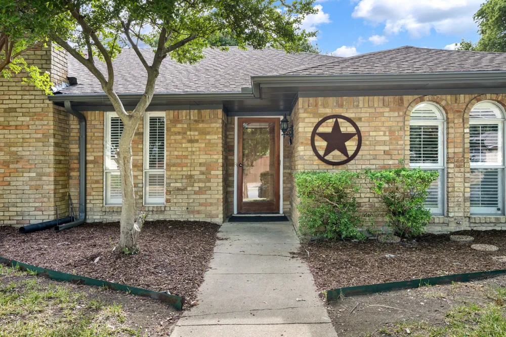 3105 Roundrock Trail Plano, TX 75075