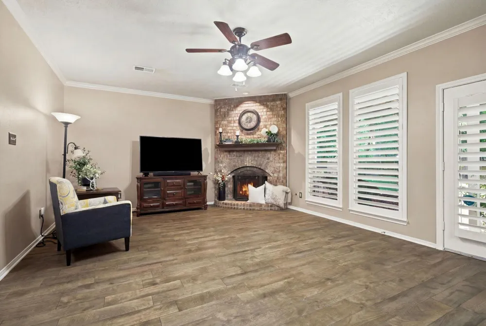 402 Fairbanks Drive Magnolia, TX 77354