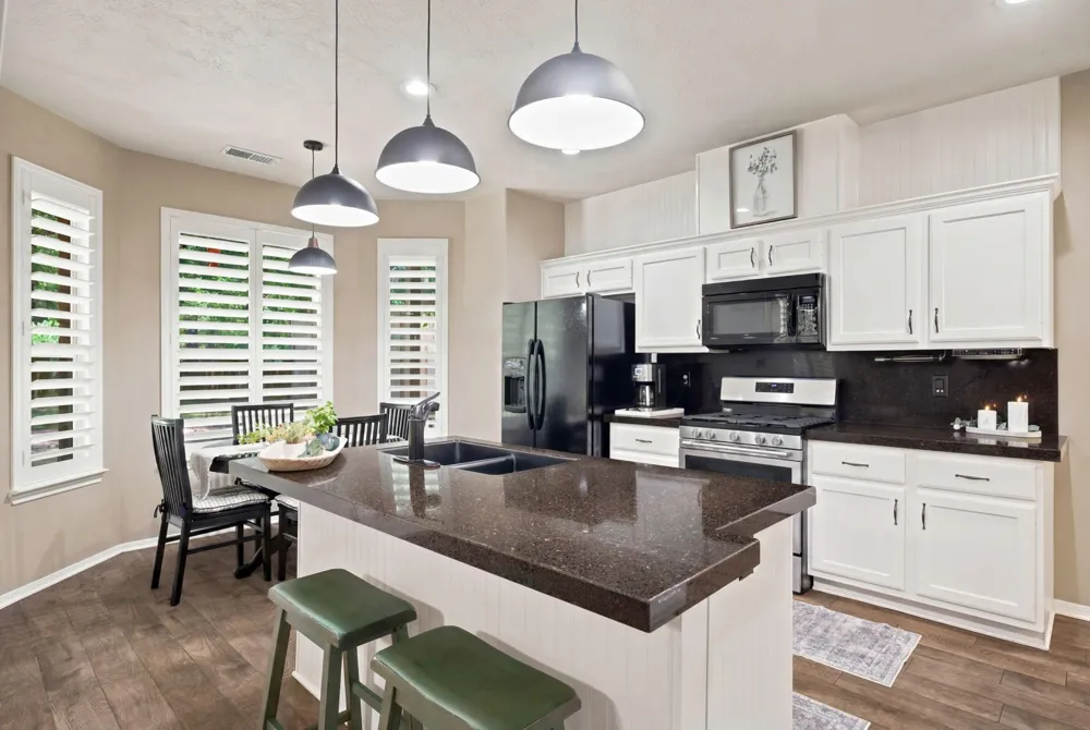 402 Fairbanks Drive Magnolia, TX 77354