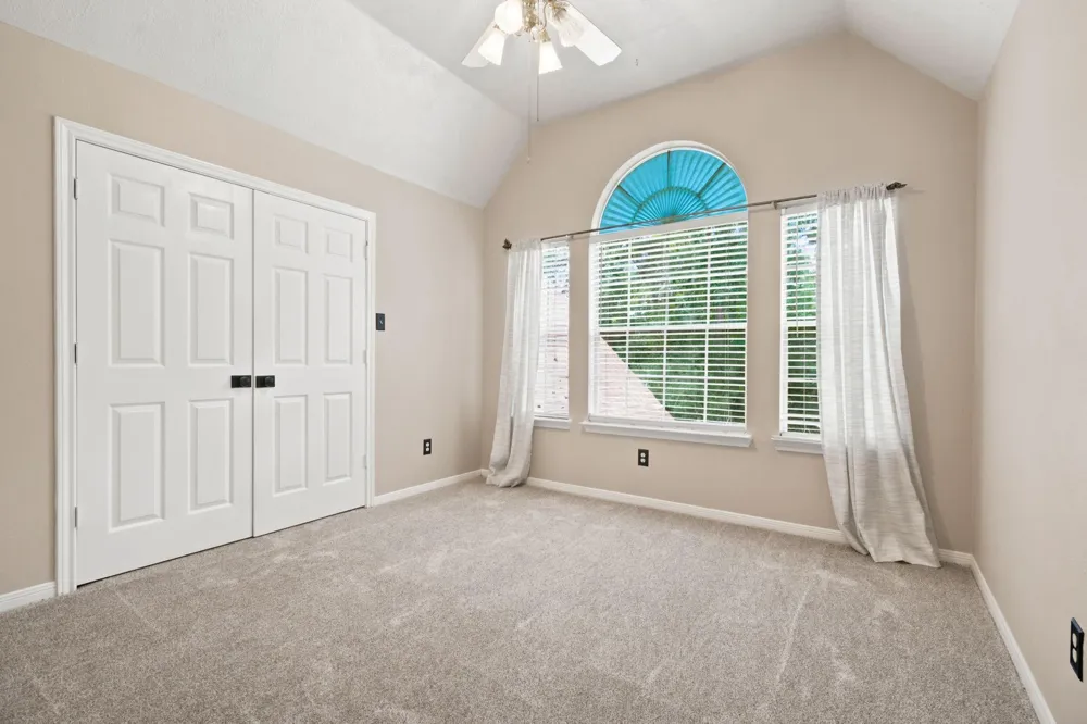 402 Fairbanks Drive Magnolia, TX 77354