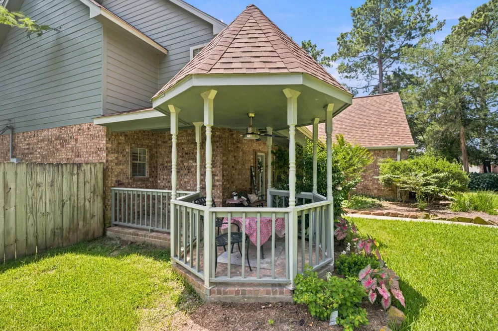 402 Fairbanks Drive Magnolia, TX 77354