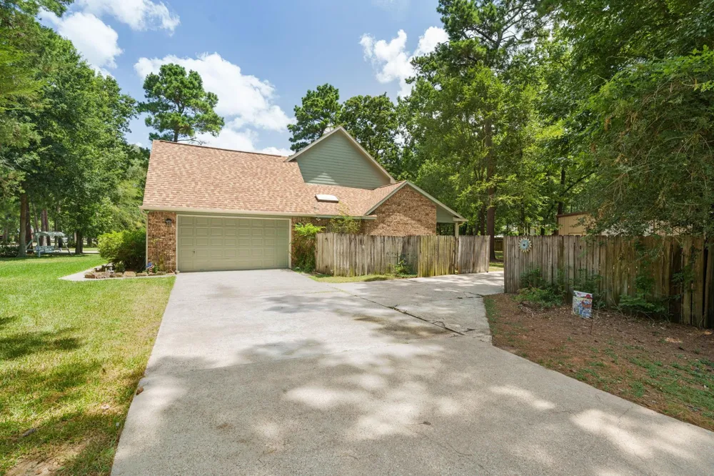 402 Fairbanks Drive Magnolia, TX 77354