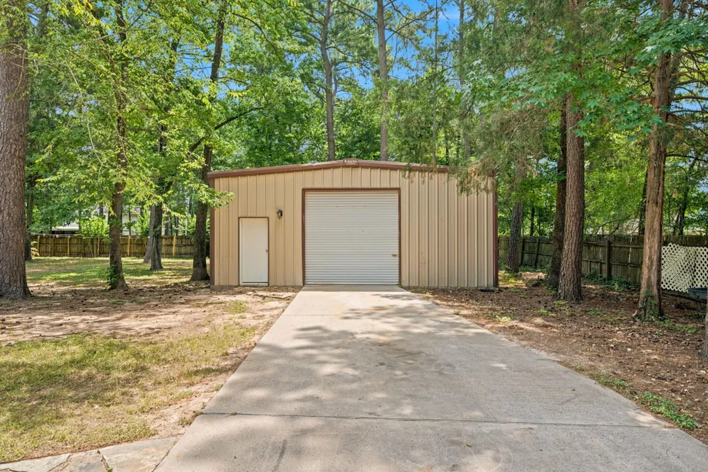 402 Fairbanks Drive Magnolia, TX 77354