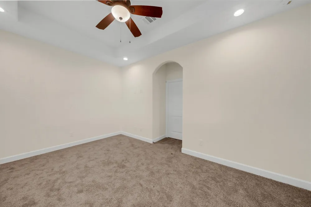 16936 W Ivanhoe Montgomery, TX 77316
