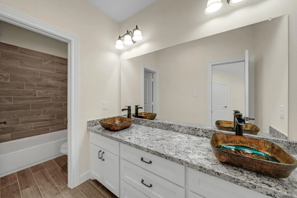 16936 W Ivanhoe Montgomery, TX 77316