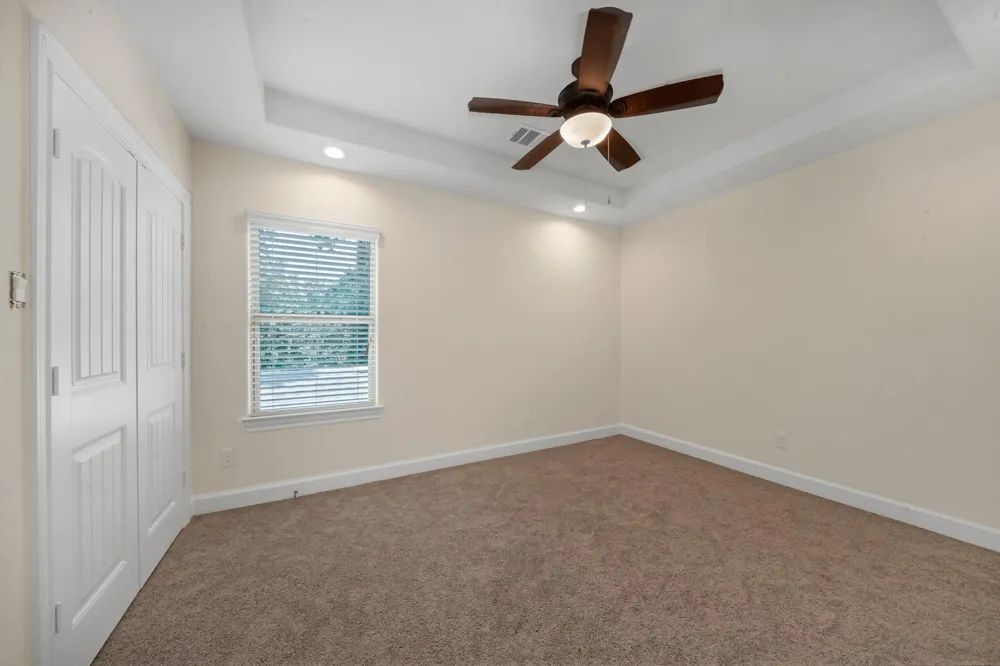 16936 W Ivanhoe Montgomery, TX 77316