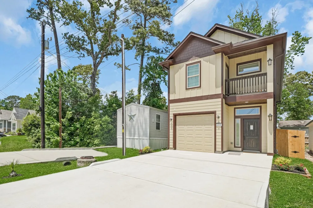 16936 W Ivanhoe Montgomery, TX 77316
