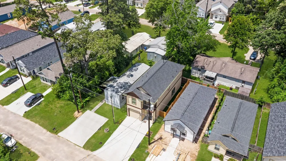 16936 W Ivanhoe Montgomery, TX 77316