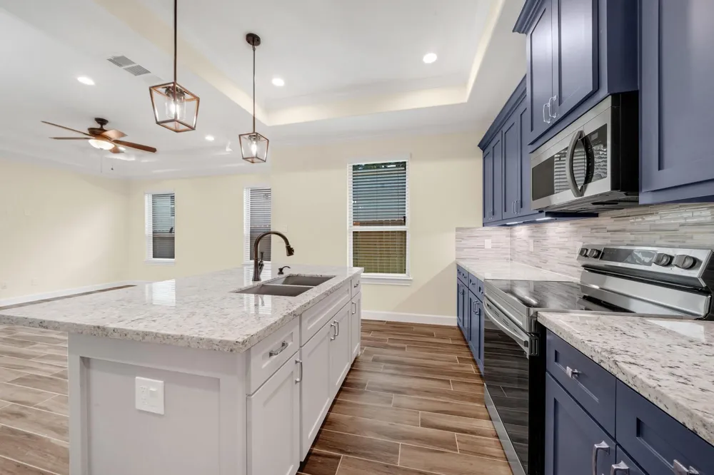 16936 W Ivanhoe Montgomery, TX 77316