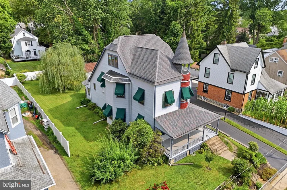 59 W GREENWOOD AVENUE Lansdowne, PA 19050