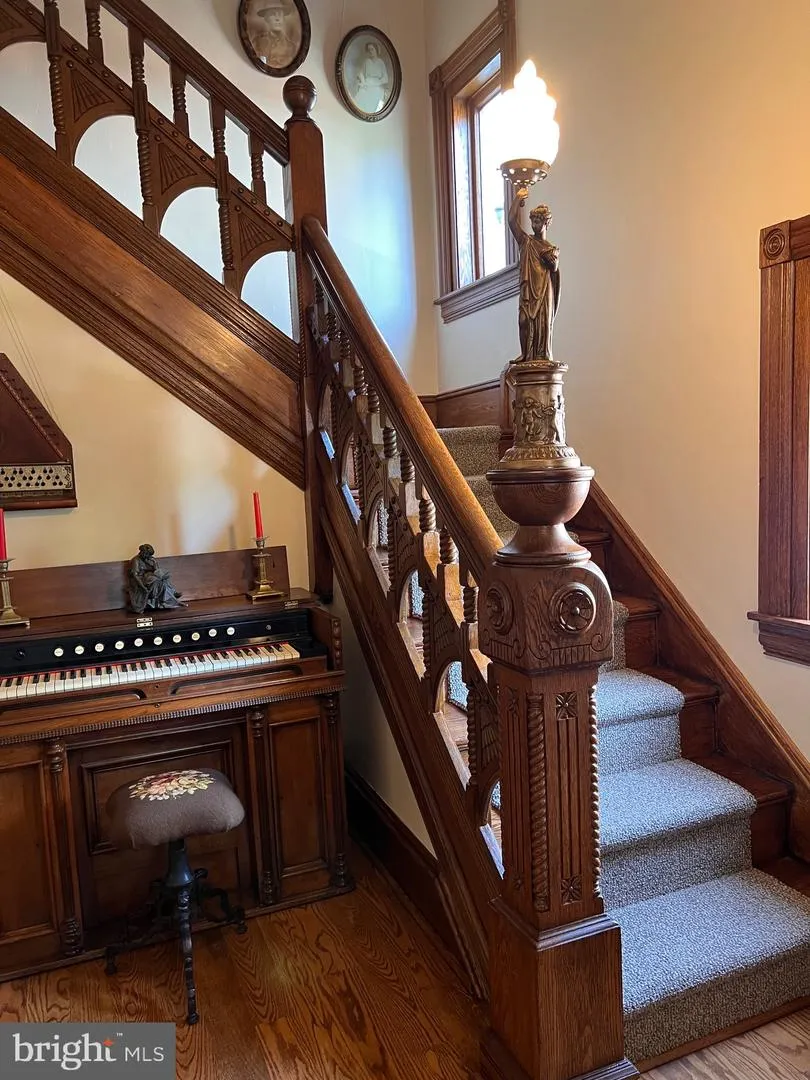 59 W GREENWOOD AVENUE Lansdowne, PA 19050