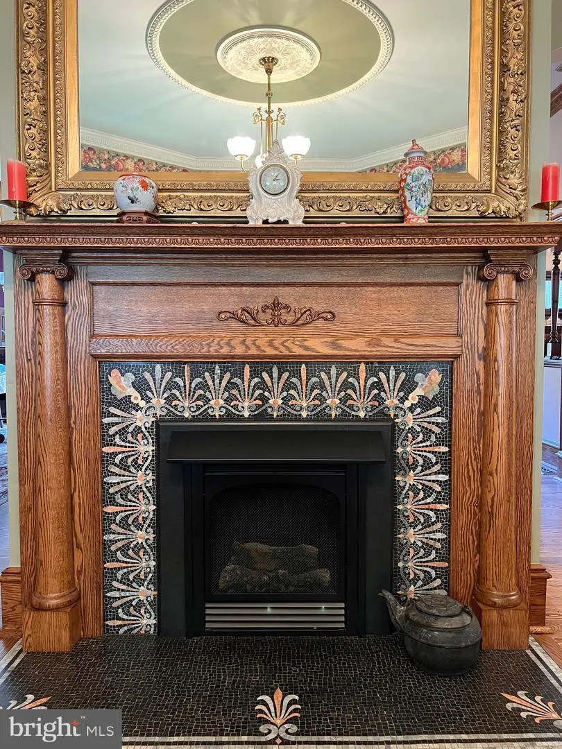 59 W GREENWOOD AVENUE Lansdowne, PA 19050