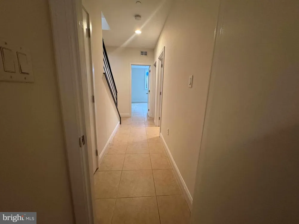 1217 GREEN STREET #B Philadelphia, PA 19123