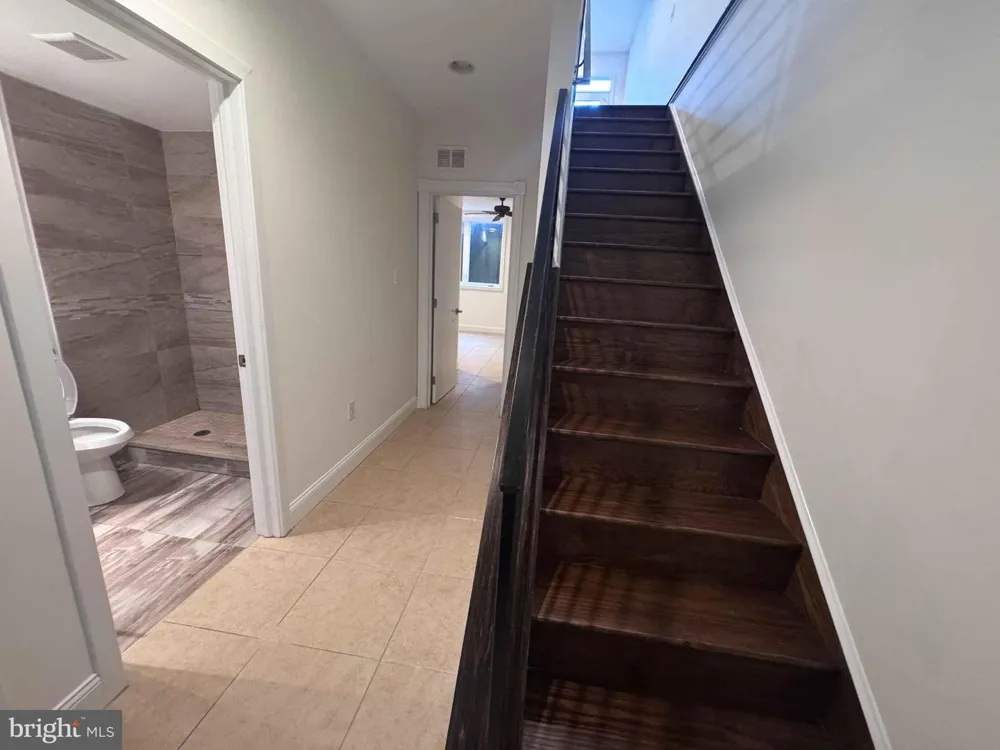 1217 GREEN STREET #B Philadelphia, PA 19123