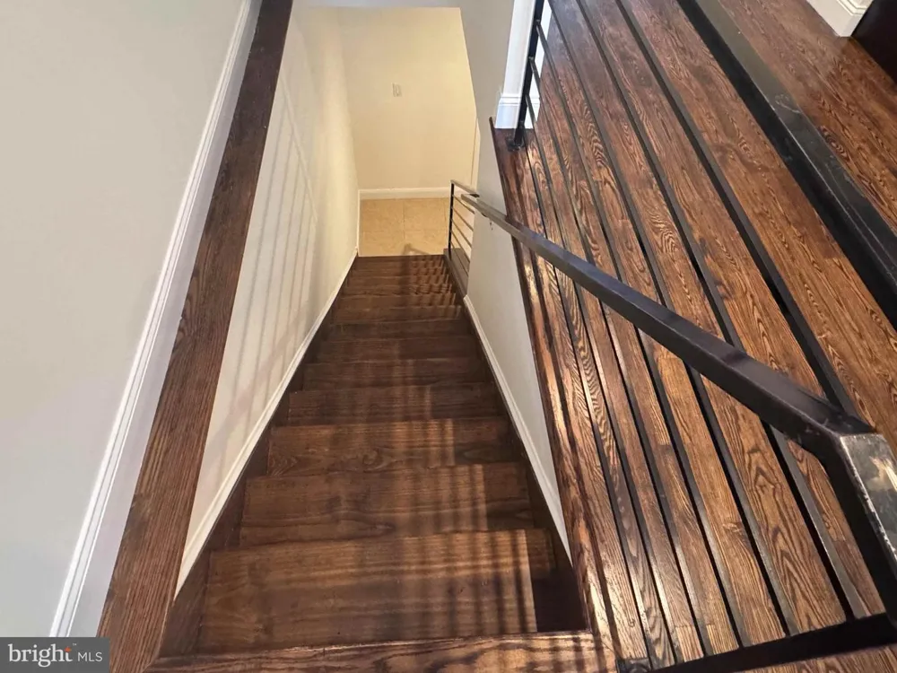 1217 GREEN STREET #B Philadelphia, PA 19123