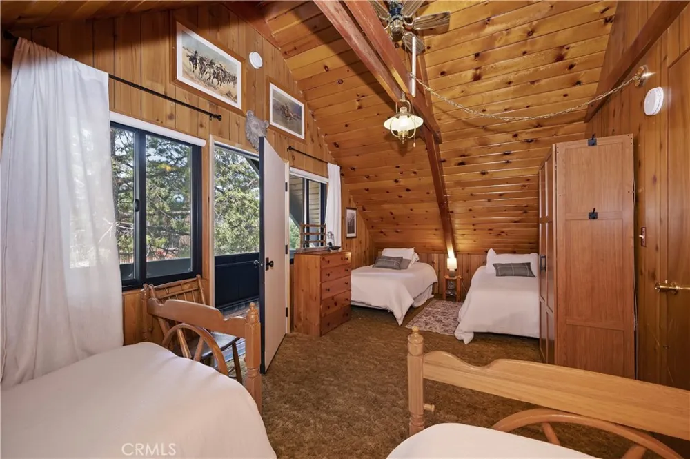 533 Villa Grove Big Bear City, CA 92314