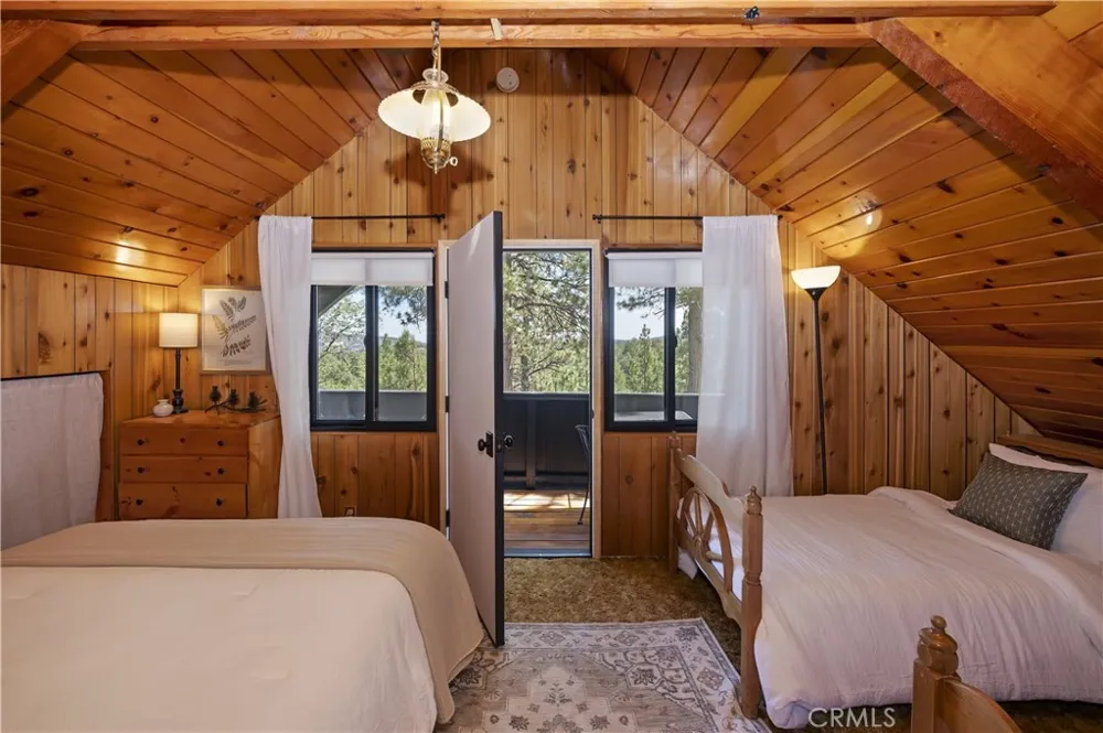 533 Villa Grove Big Bear City, CA 92314