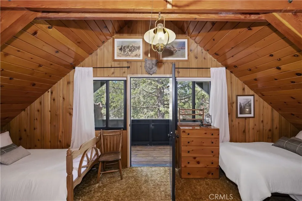 533 Villa Grove Big Bear City, CA 92314