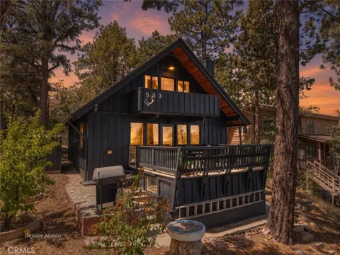 533 Villa Grove
