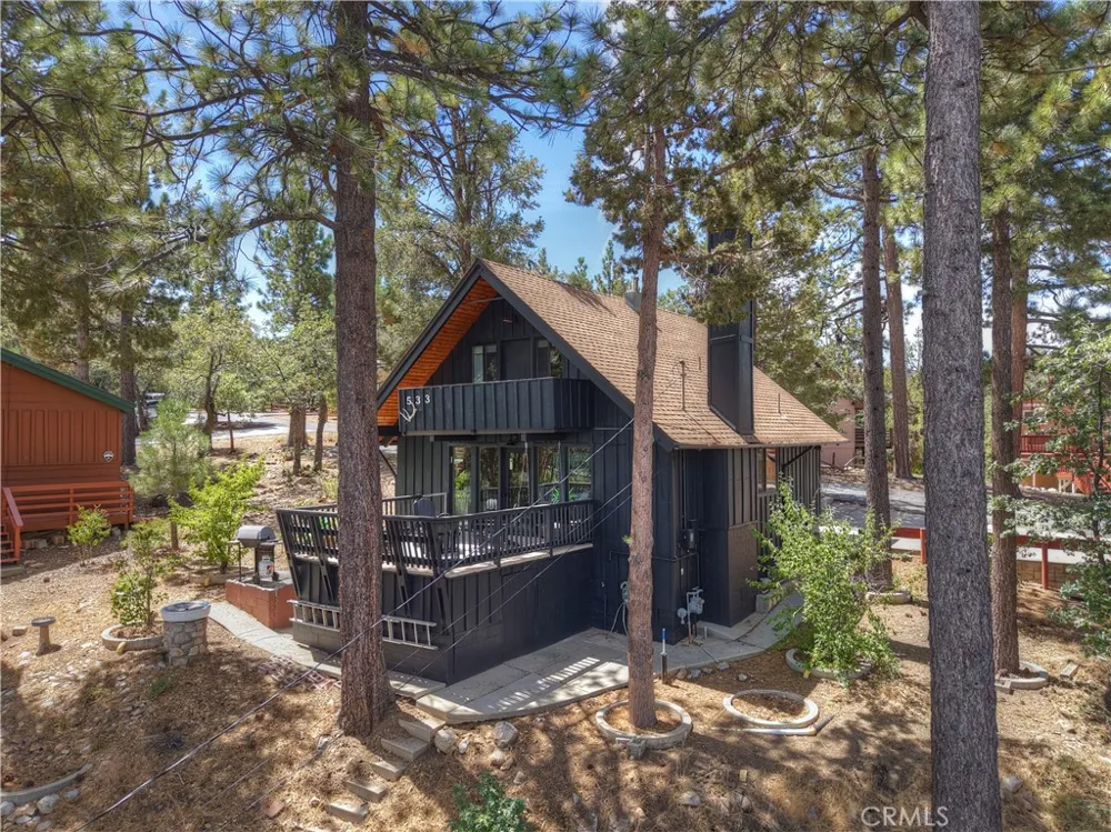 533 Villa Grove Big Bear City, CA 92314
