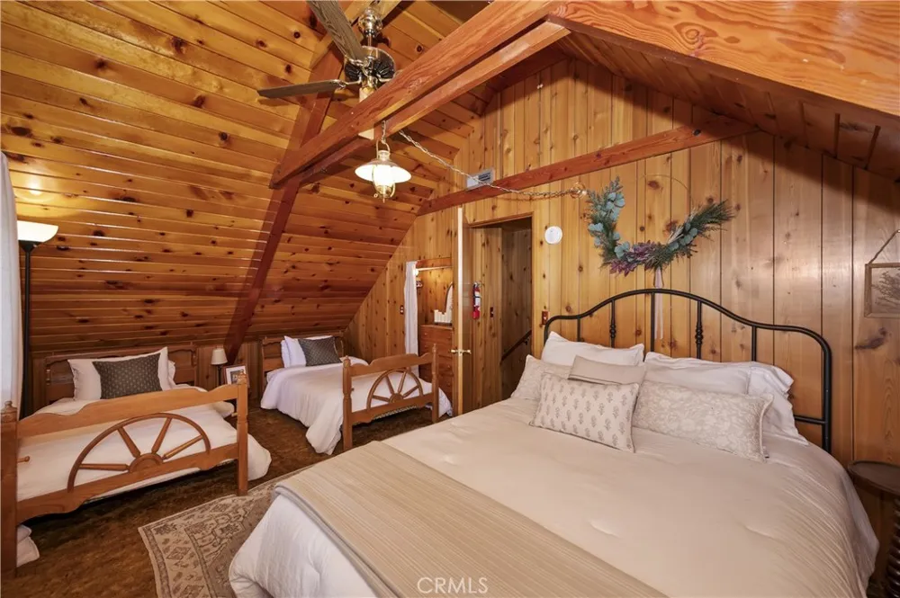 533 Villa Grove Big Bear City, CA 92314
