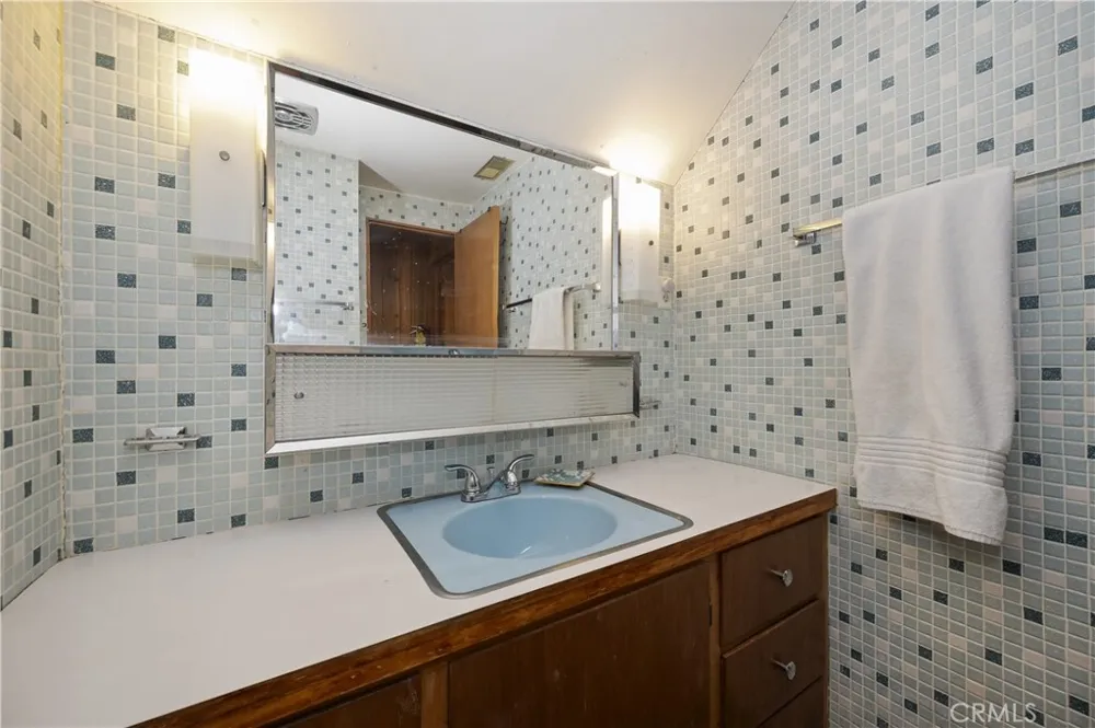 533 Villa Grove Big Bear City, CA 92314