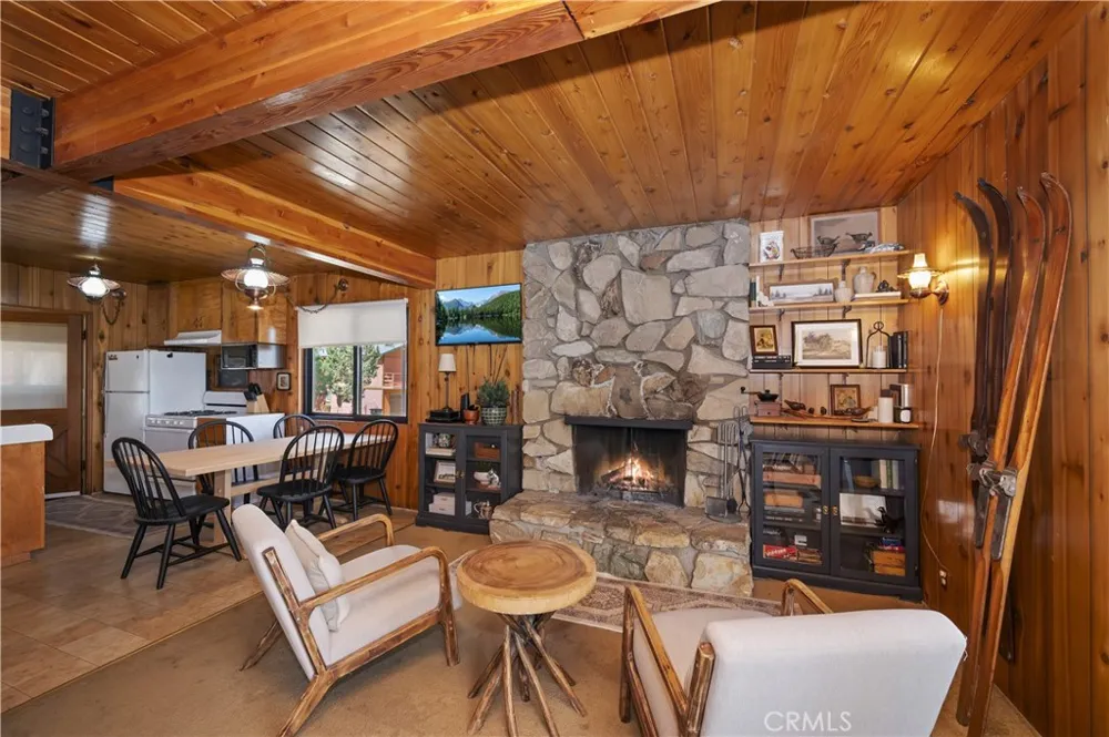 533 Villa Grove Big Bear City, CA 92314