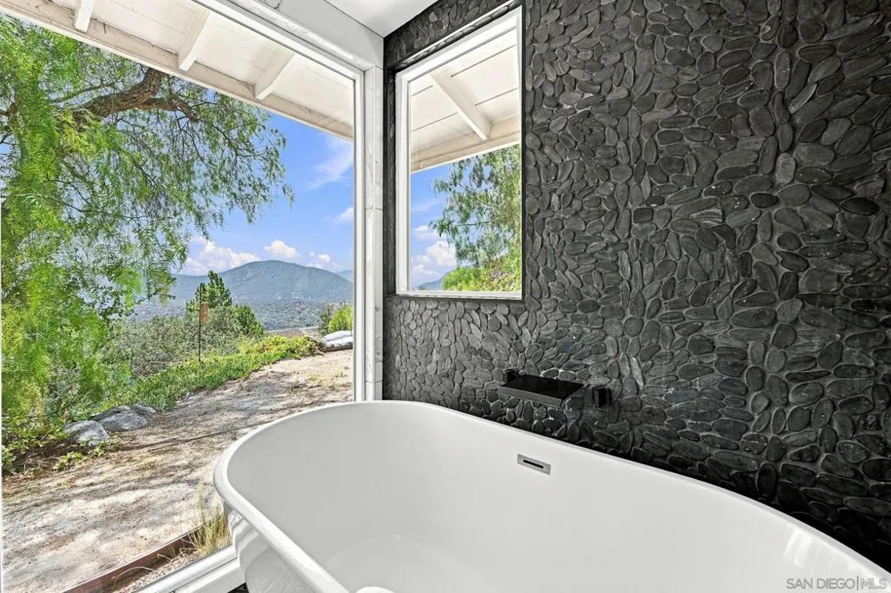3425 Purer Rd Escondido, CA 92029