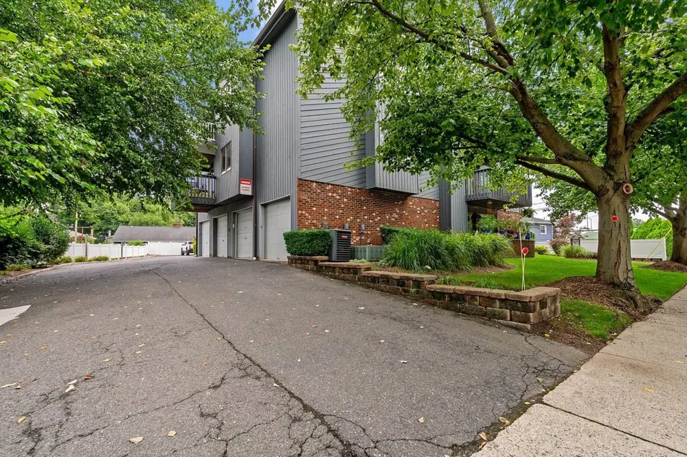 555 RIVERSIDE AVE Rutherford, NJ 07070