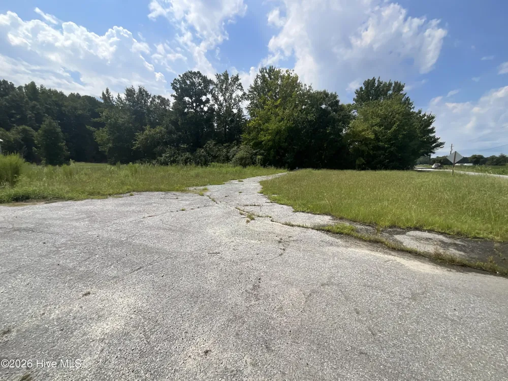 2313 Carolina 222 Greenville, NC 27834