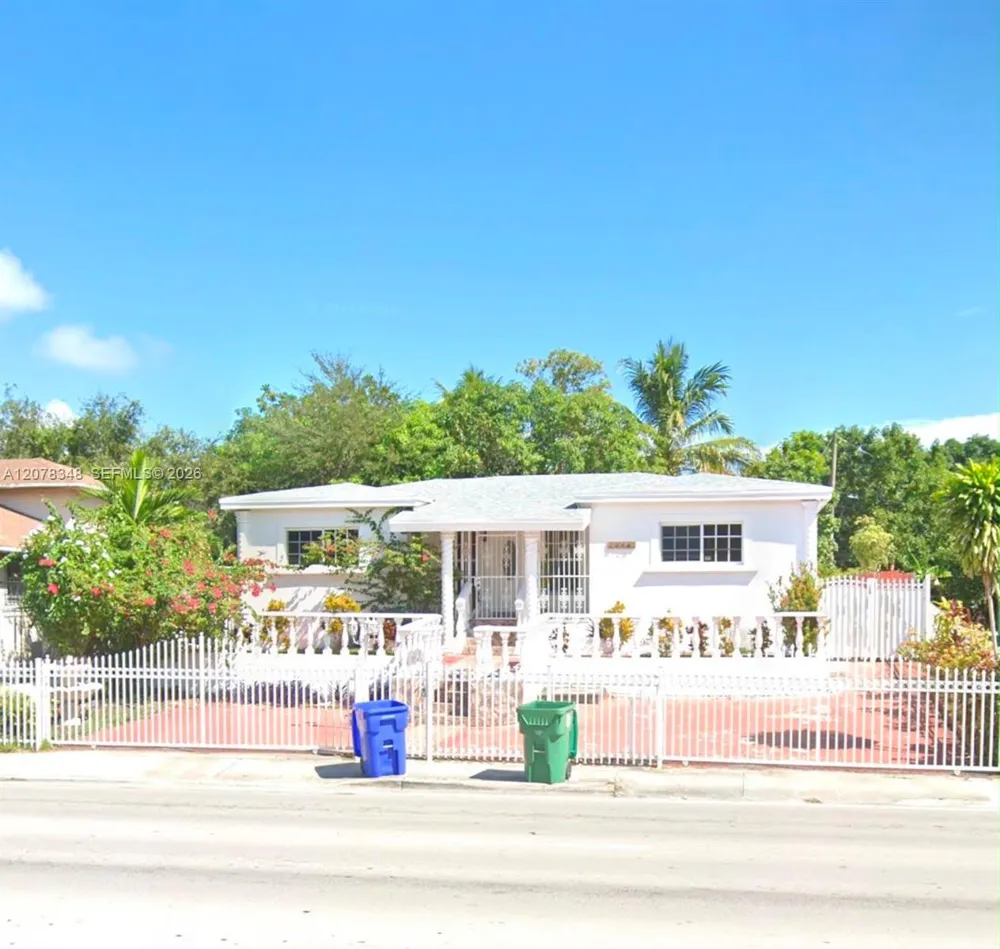 6725 Miami Ave Miami, FL 33150