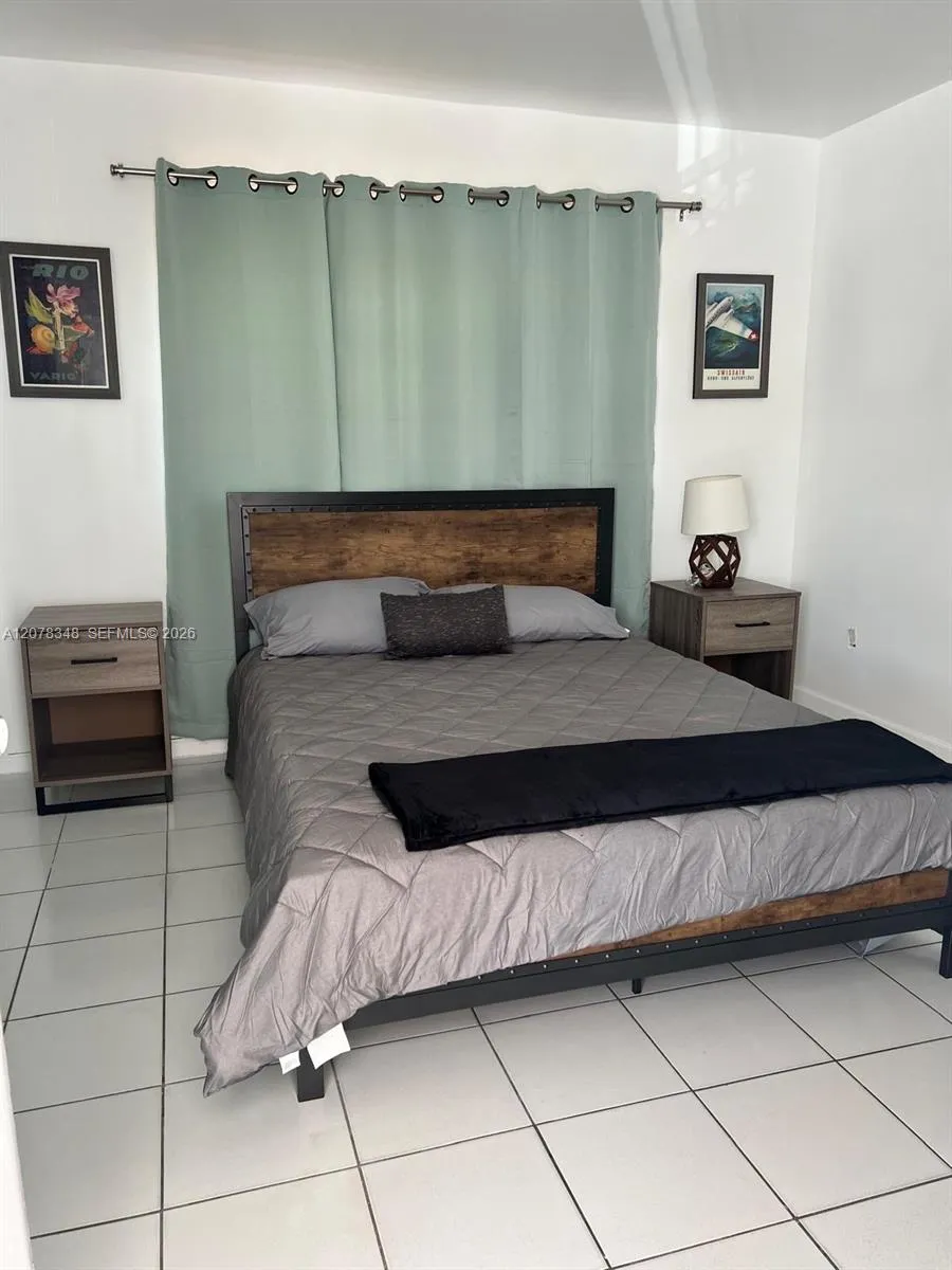6725 Miami Ave Miami, FL 33150