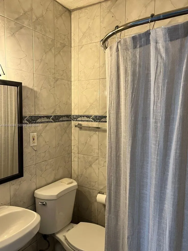 6725 Miami Ave Miami, FL 33150