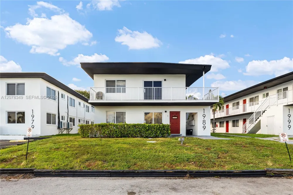 1989 Glades Dr #6 North Miami Beach, FL 33162
