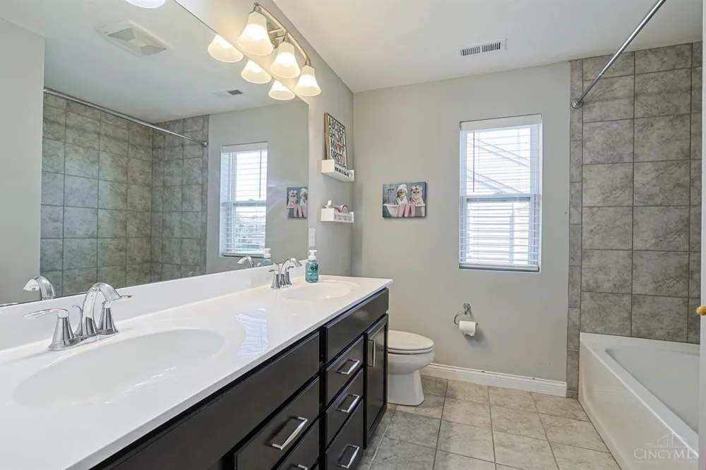 1694 Federal Creek Lane Hamilton, OH 45039