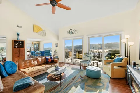 3304 Columbia Parkway #3