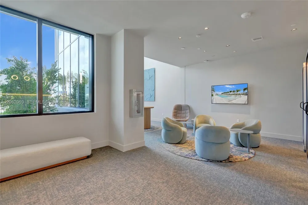 580 72nd St #1809 Miami Beach, FL 33141