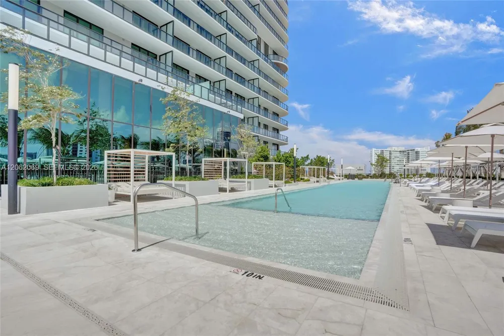 580 72nd St #1809 Miami Beach, FL 33141
