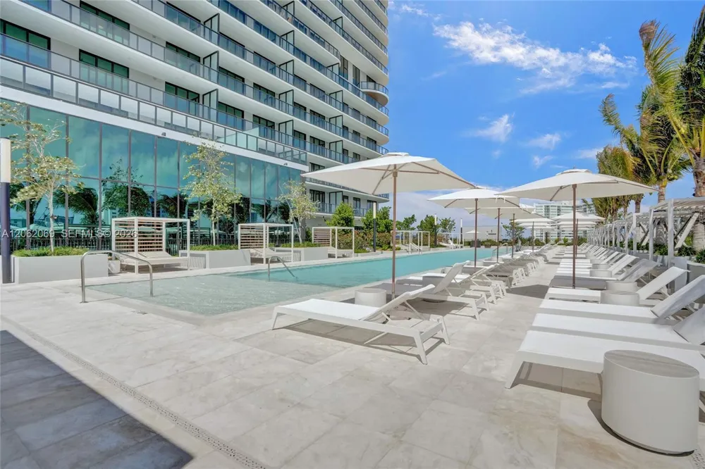 580 72nd St #1809 Miami Beach, FL 33141