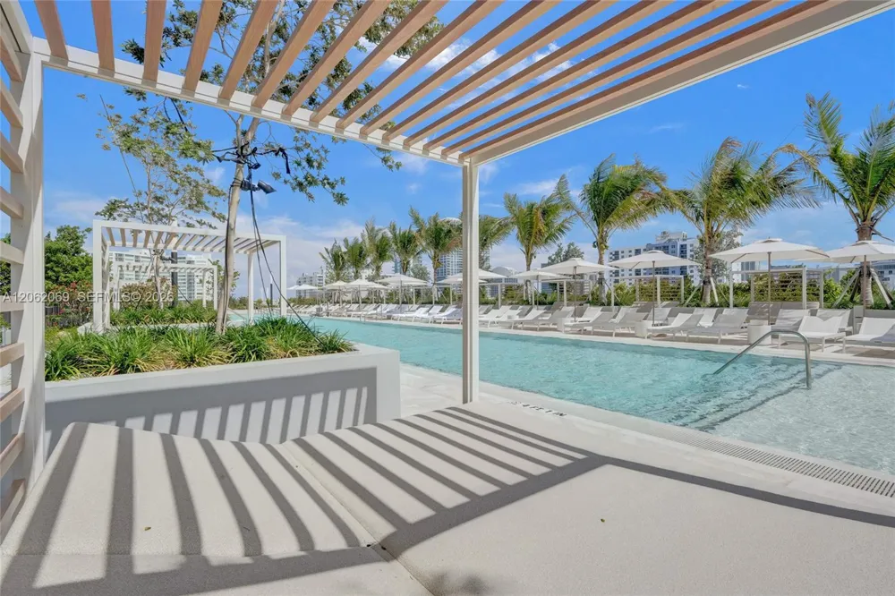 580 72nd St #1809 Miami Beach, FL 33141