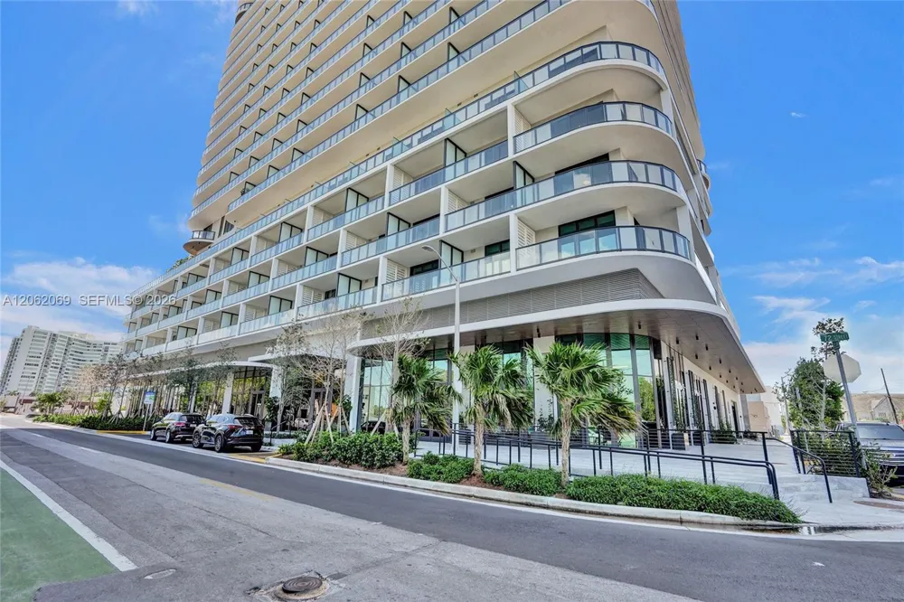 580 72nd St #1809 Miami Beach, FL 33141