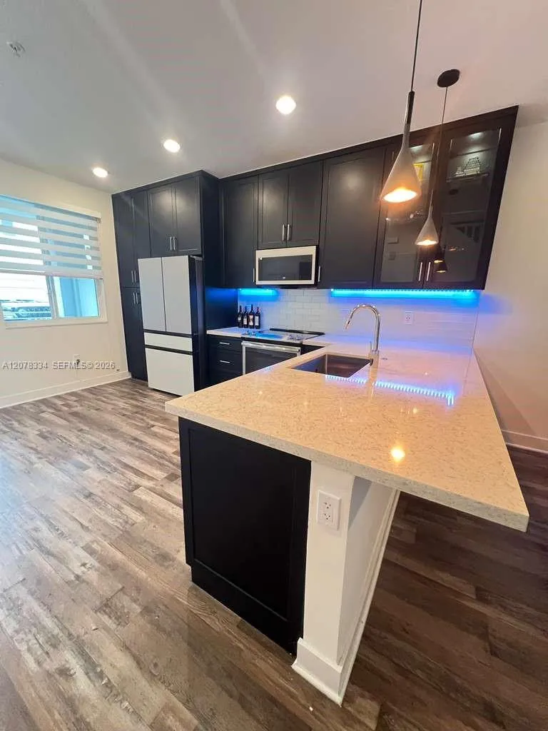 10229 NW 64th Ter #101 Doral, FL 33178