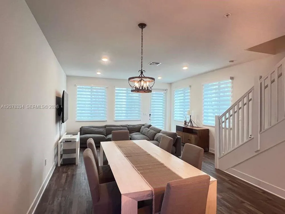 10229 NW 64th Ter #101 Doral, FL 33178