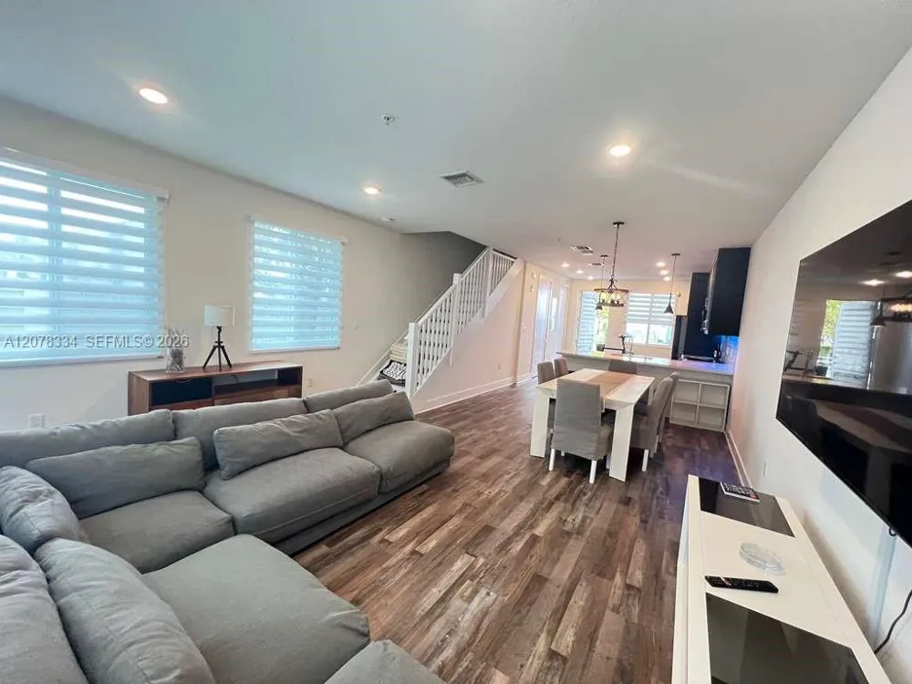 10229 NW 64th Ter #101 Doral, FL 33178