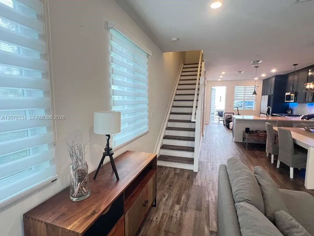 10229 NW 64th Ter #101 Doral, FL 33178
