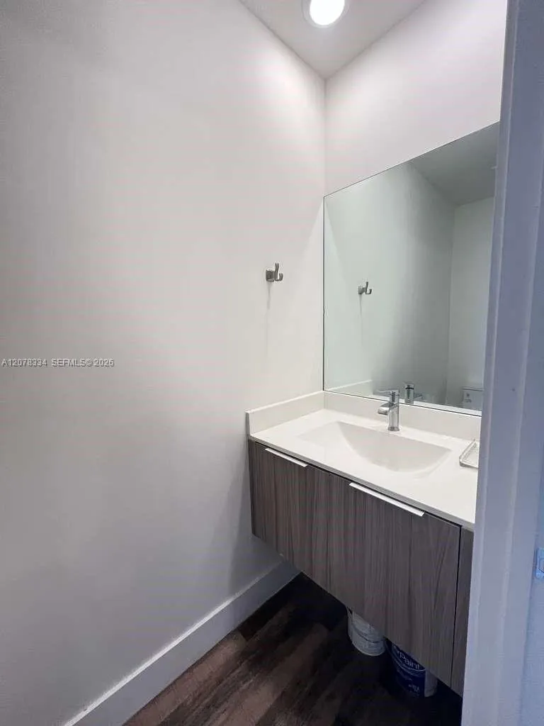 10229 NW 64th Ter #101 Doral, FL 33178