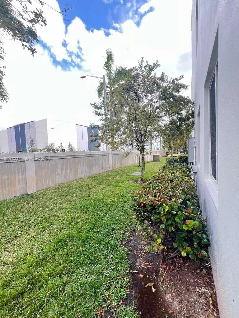 10229 NW 64th Ter #101 Doral, FL 33178
