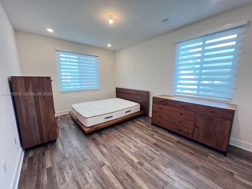 10229 NW 64th Ter #101 Doral, FL 33178