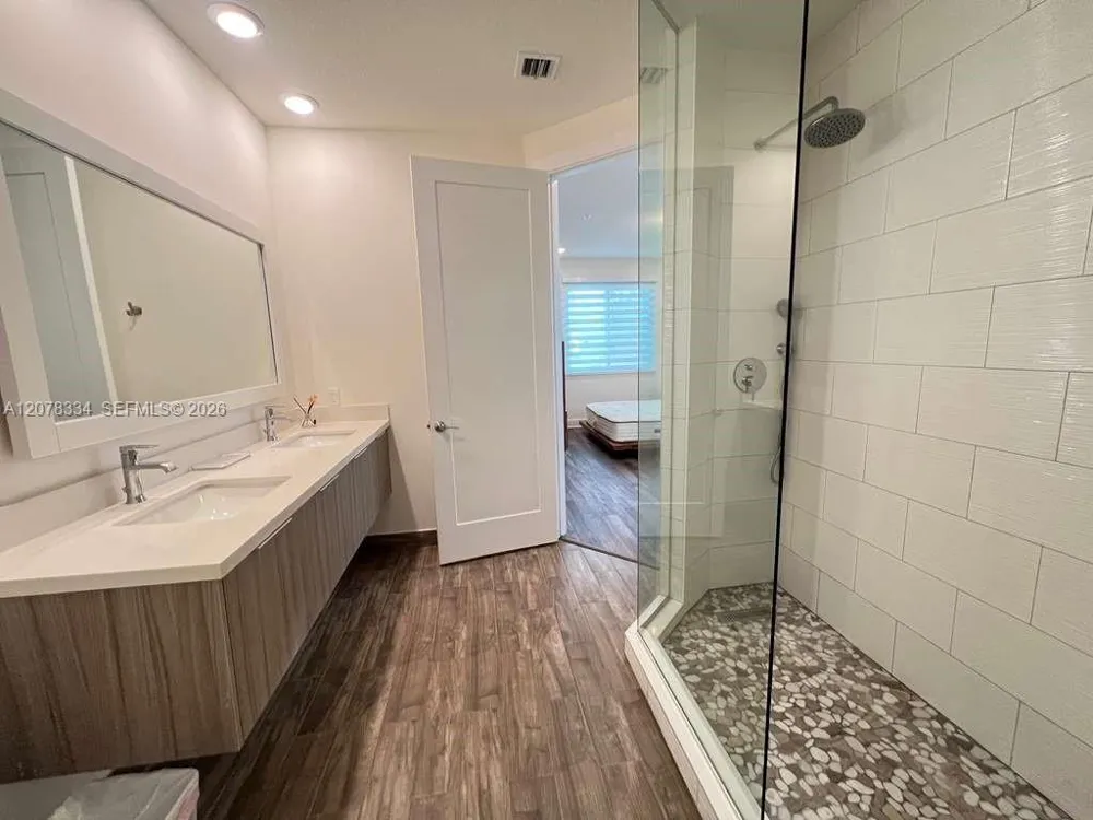 10229 NW 64th Ter #101 Doral, FL 33178